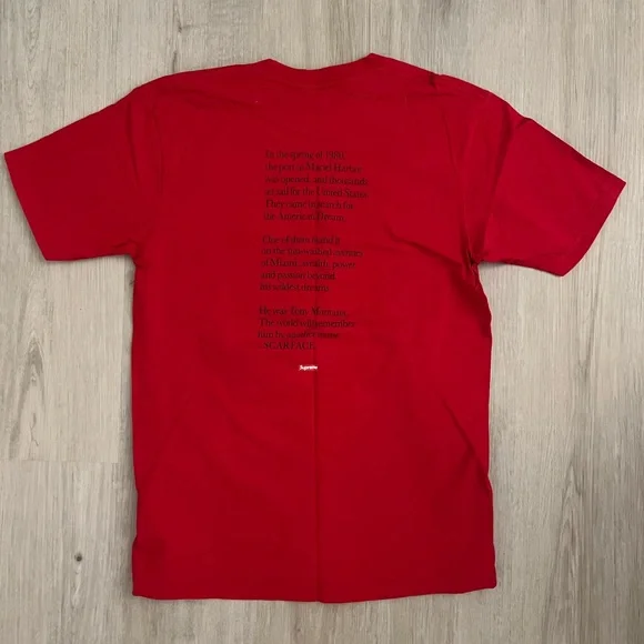 Supreme x SCARFACE Tシャツ Supreme Scarface™ Split Tee (FW17) - $44